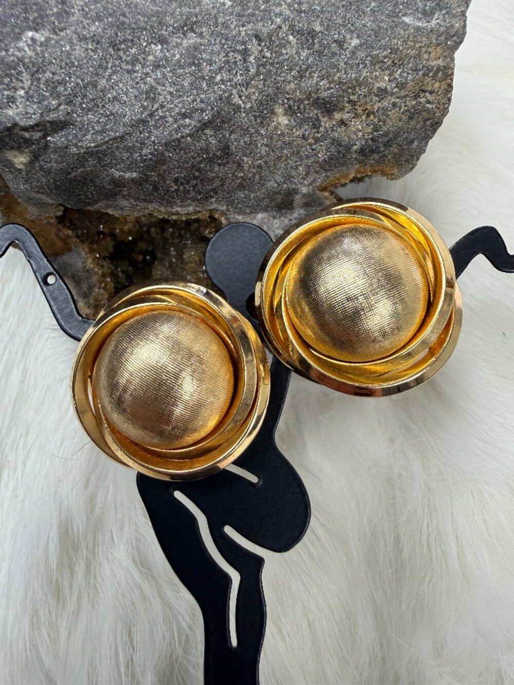 Vintage Vendome Gold Tone Button Screw Back/Clip-on Earrings 1" X 1"